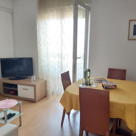 Apartment Mirela Zara Esterno foto